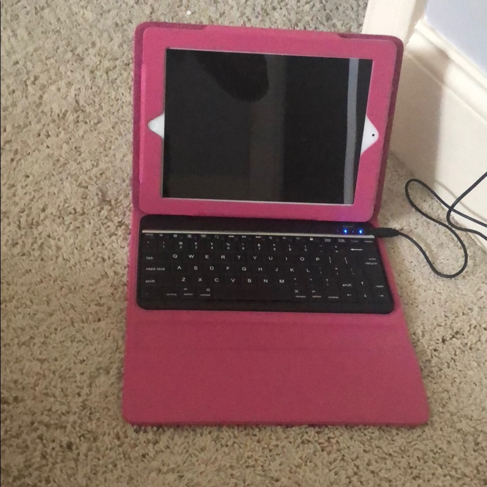 Brookstone Keyboard Case For Ipad View 3